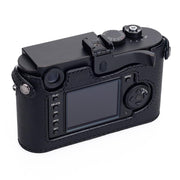 Arte di Mano Aventino Half Case with Thumbs Up Cutout for M8/M9/M-E/Mono - Monochrom