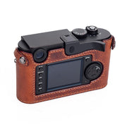 Arte di Mano Aventino Half Case with Thumbs Up Cutout for M8/M9/M-E/Mono - Volpe