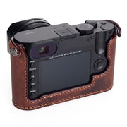Arte di Mano Leica Q (Typ 116) Half Case with Battery Access Door - Rally Volpe