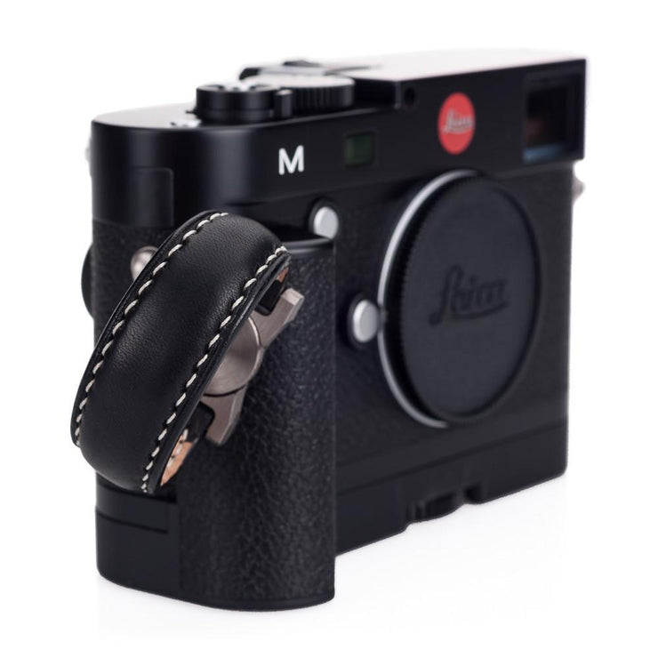 Arte di Mano Half Case for Leica M/M-P (Typ 240) for Multifunction Handgrip with Fingerloop Cutout - Minerva Black with White Stitching